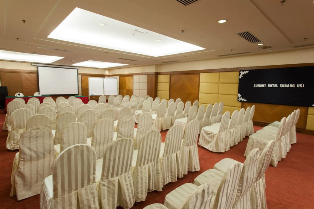 Summit Hotel Subang USJ - photo 10