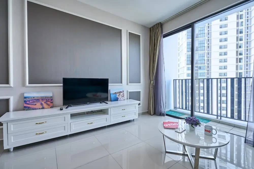 OYO Home 1143 Elegant 2br I-soho I-city - photo 4