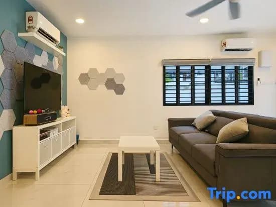 Pelangi JB Landed D'Pickeball Fun House 5BR14pax - photo 13