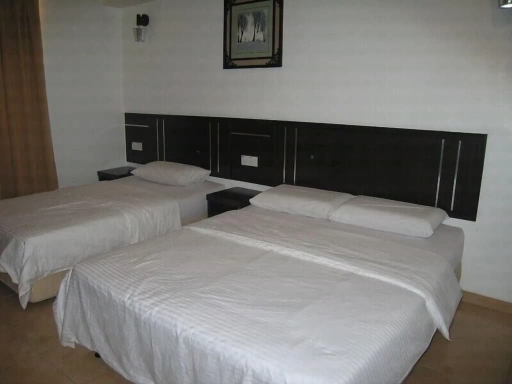 Rainbow Hotel - photo 4