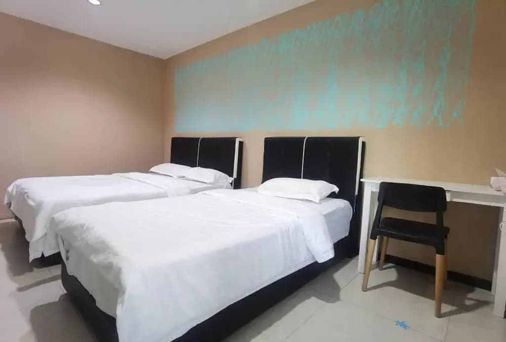 OYO HOME 90667 Chen Room Bs - photo 11