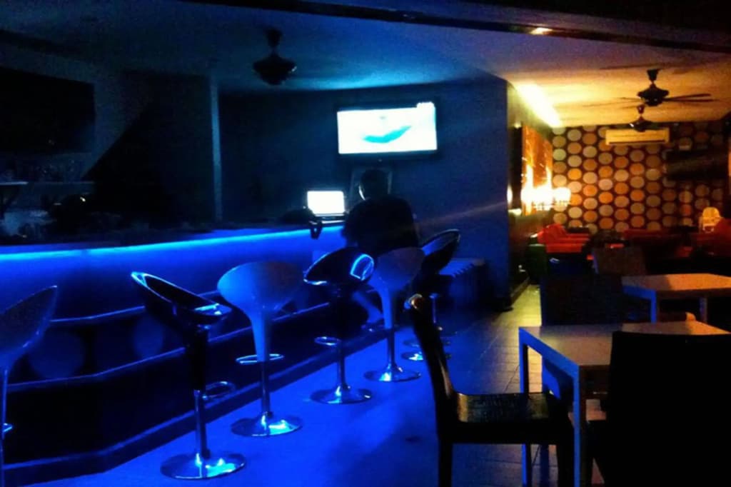 One Motel and Cafe - photo 8