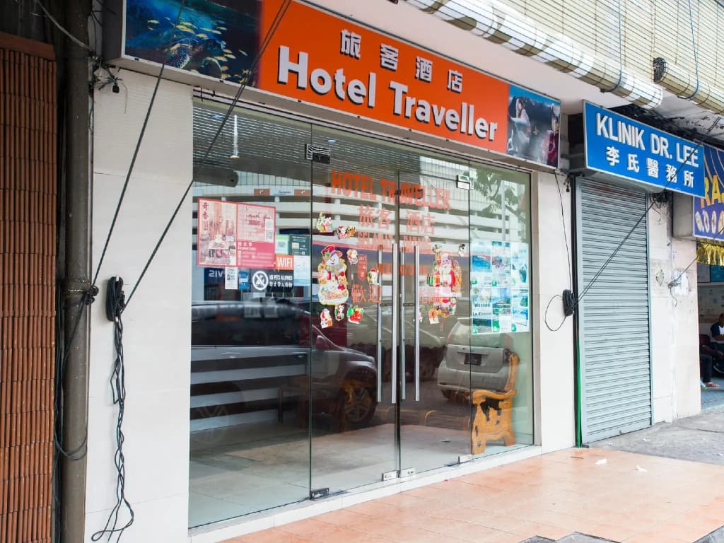 Hotel Traveller - photo 1
