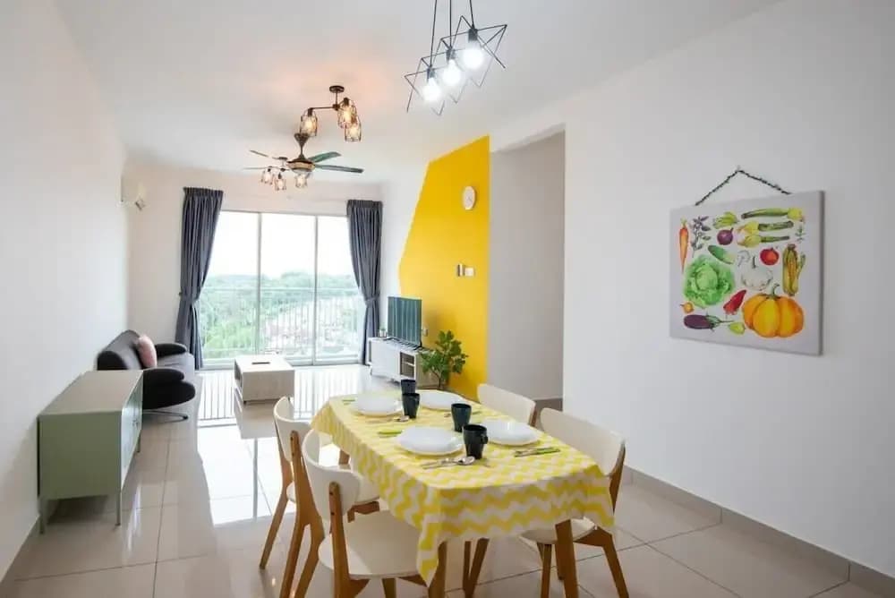 Bright & Modern 3BR Suite, Free Parking - photo 18