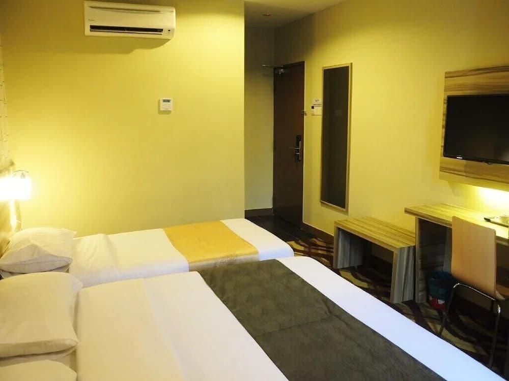 Victory City Hotel Crystal Bay - photo 21