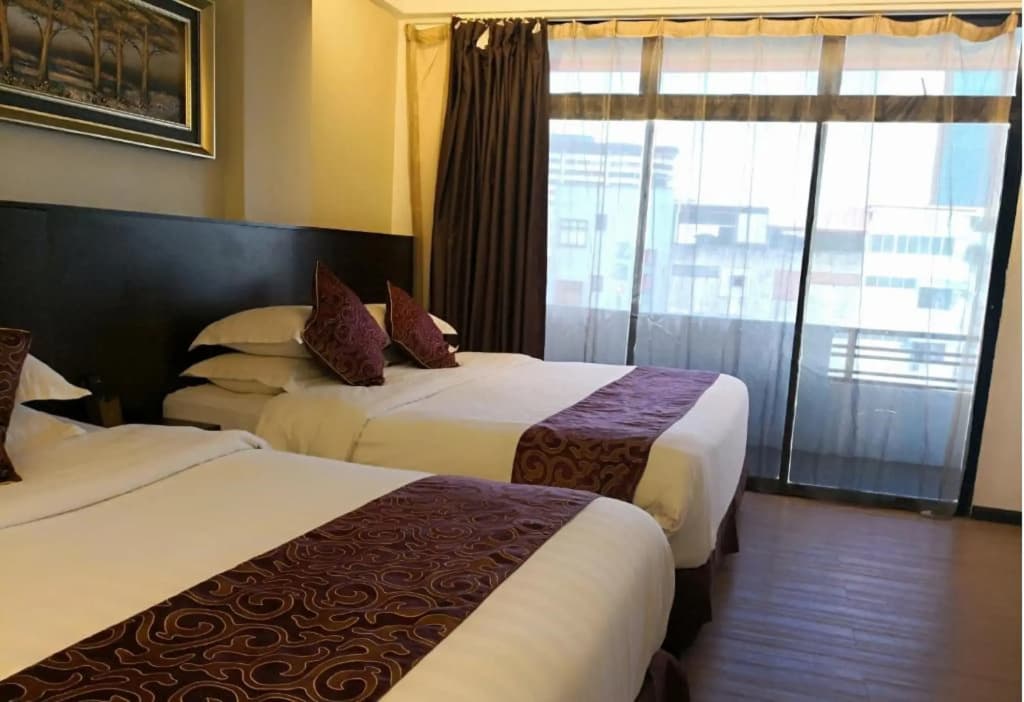 J Suites Hotel - photo 4