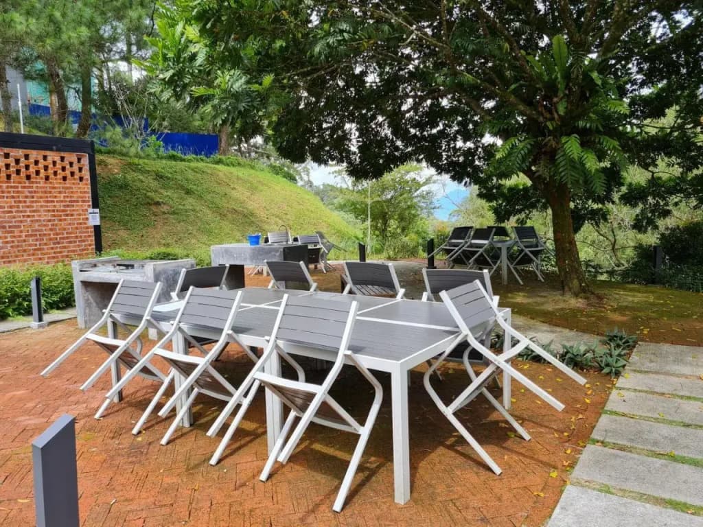 2 bedrooms surrounding natural View and pool - photo 11