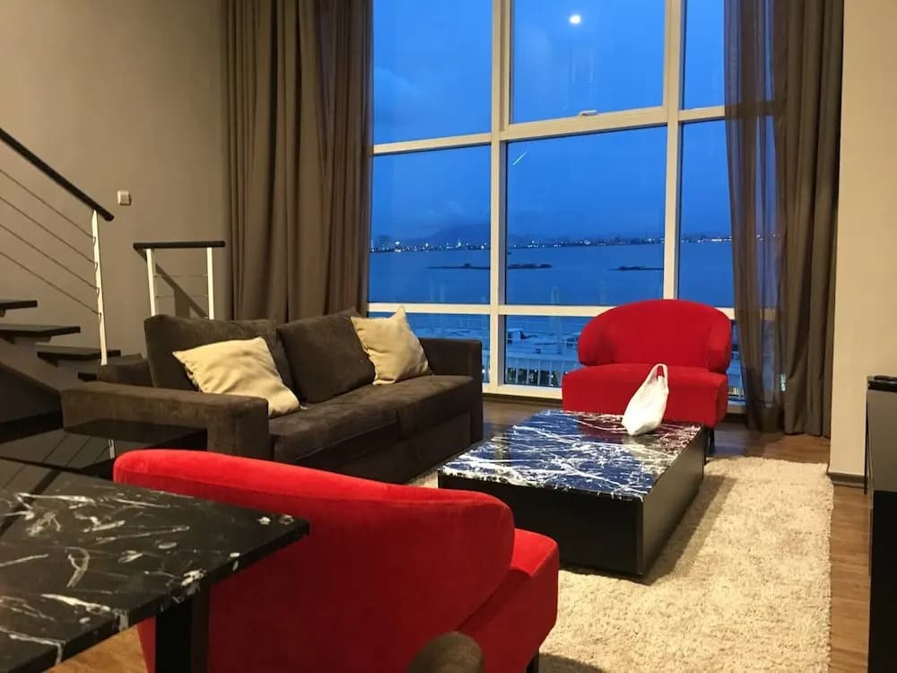 Urbano Luxury Homestay - photo 1