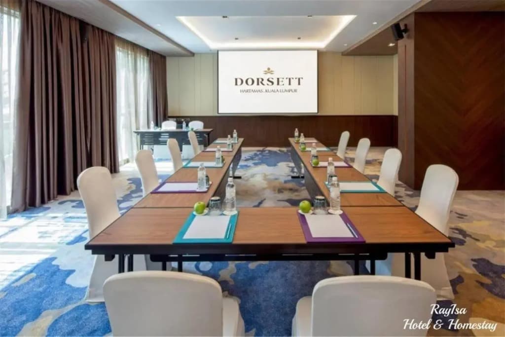 SKY POOL Designer Suite 2-7Pax at KL City - photo 17