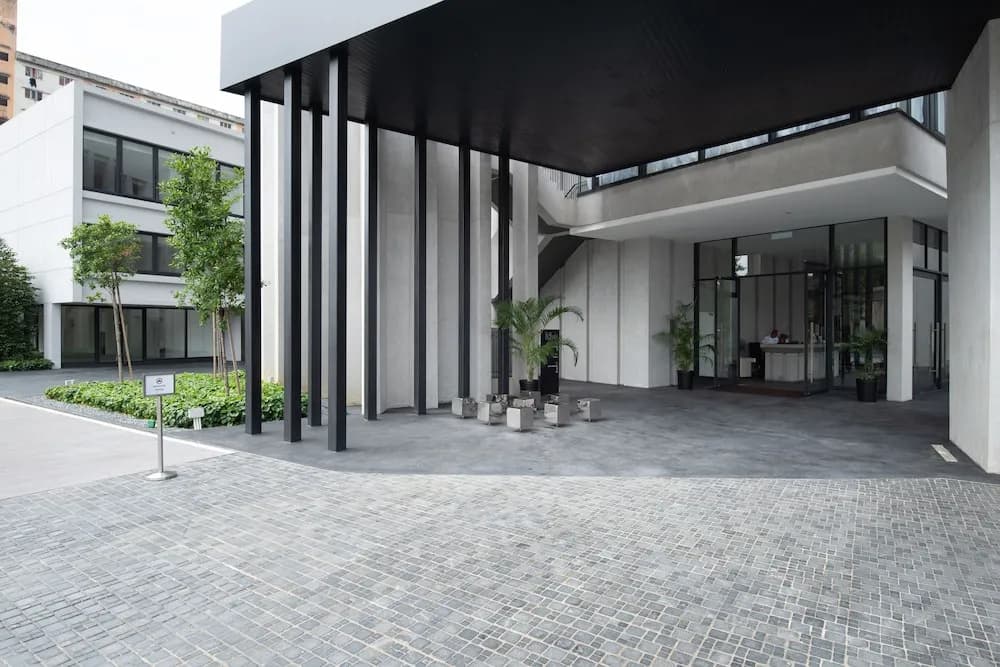 The Hub Service Apartment - photo 2