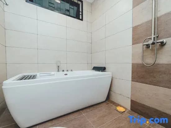 Molek Little Joy Studio 4pax Bathtub with Balcony - photo 4