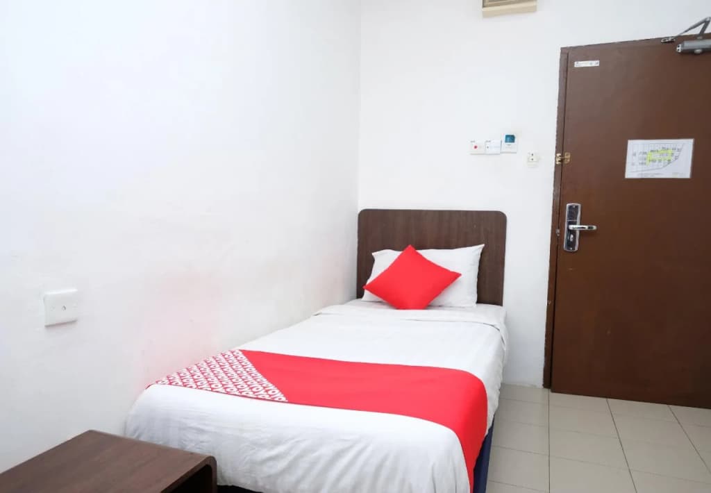 Grand City Hotel I By OYO Rooms - photo 2