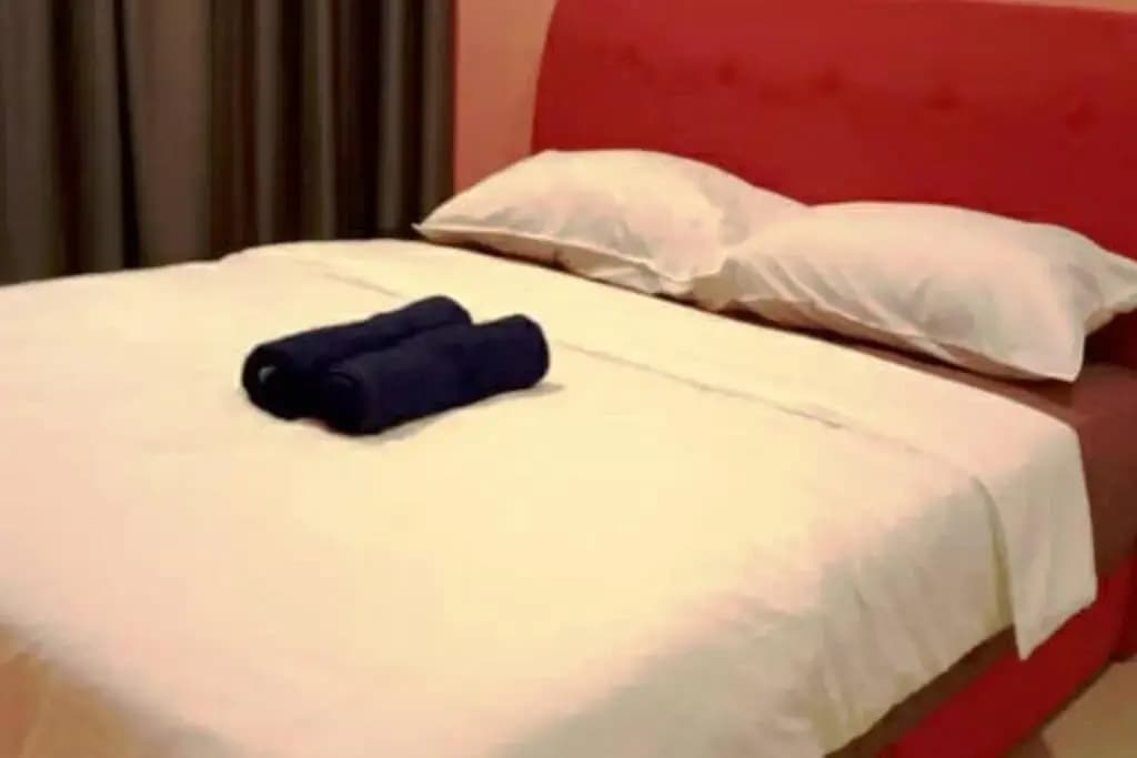 Amazing Lake view studio unit, Hyve,Cyberjaya, Free WiFi, Free Parking, Netflix, Pool - photo 4