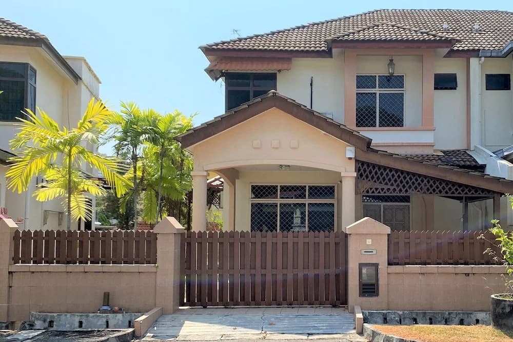 OYO 90199 Homely&cozy House - photo 1