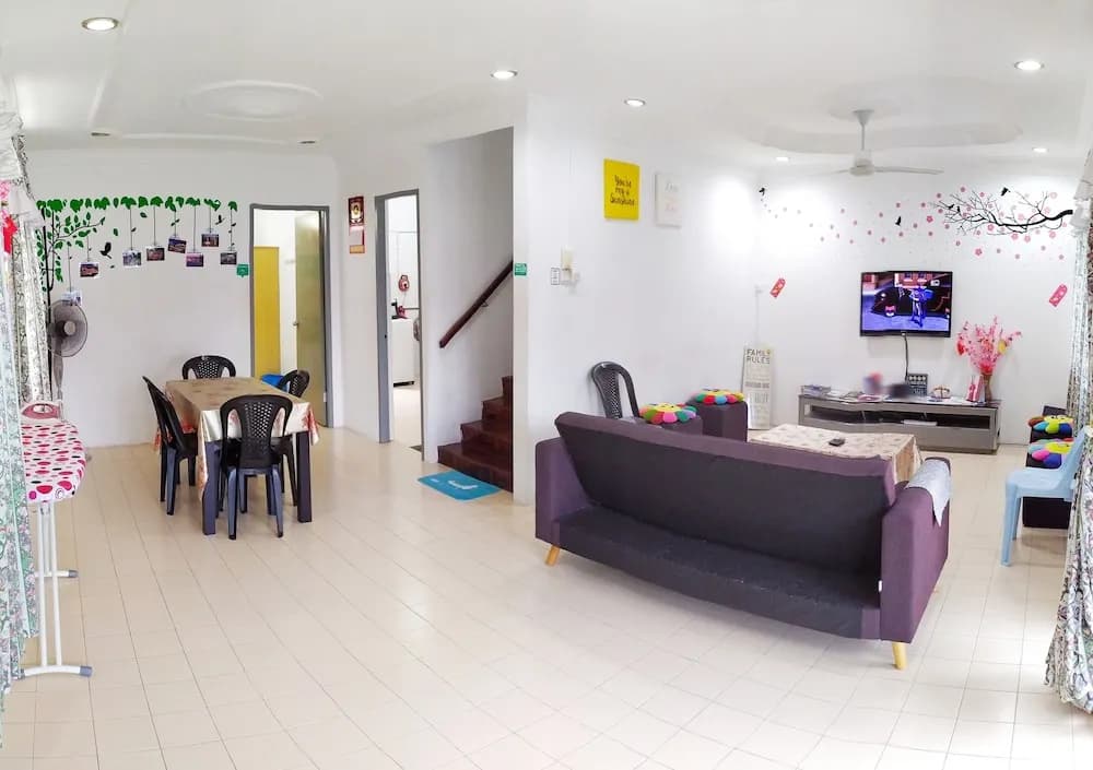 H Homestay - Semi D 1000Mbps (1Gbps) Wifi, Astro & Private Parking - photo 7