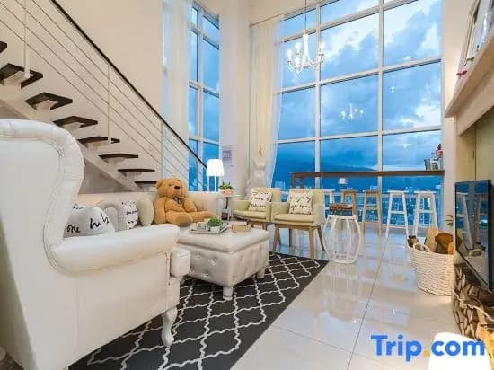 Maritime Suites Holiday Rental @ George Town - photo 1