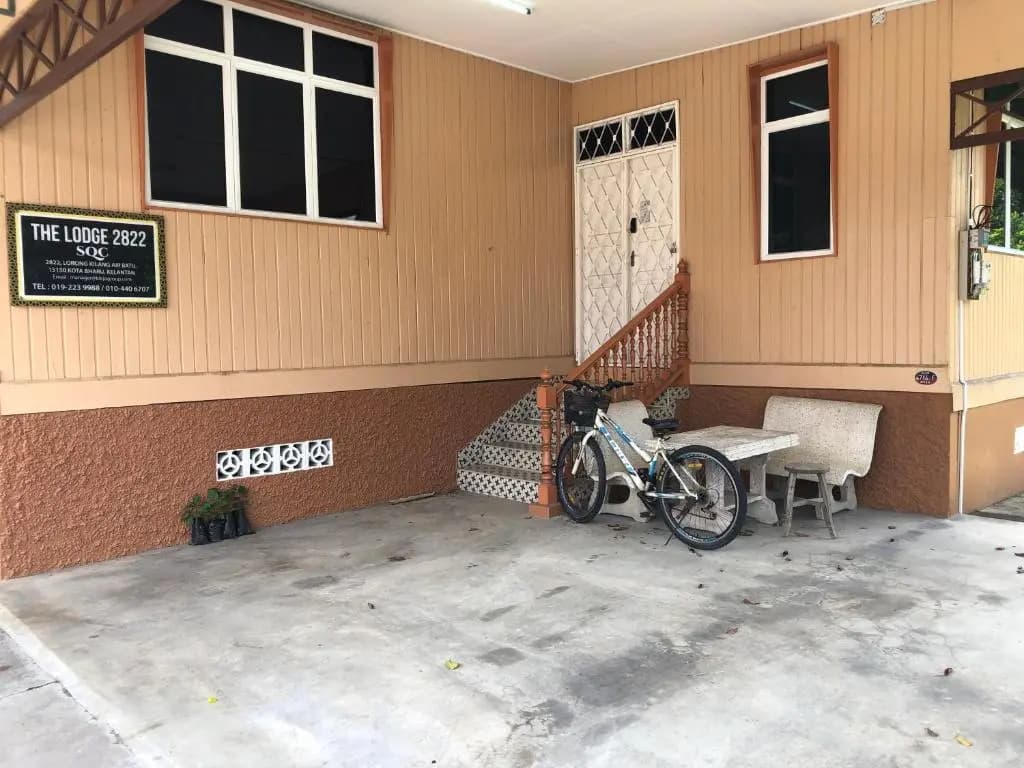 Complete 3-bedroom house with private bathrooms. - photo 1