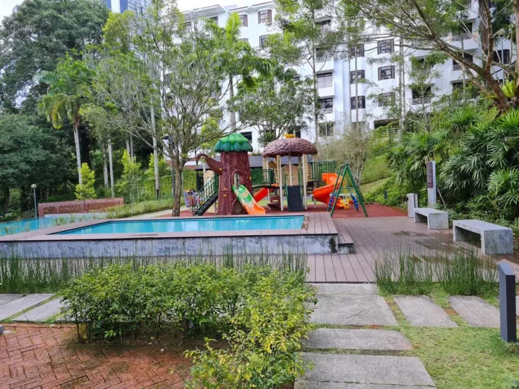 2 bedrooms surrounding natural View and pool - photo 15