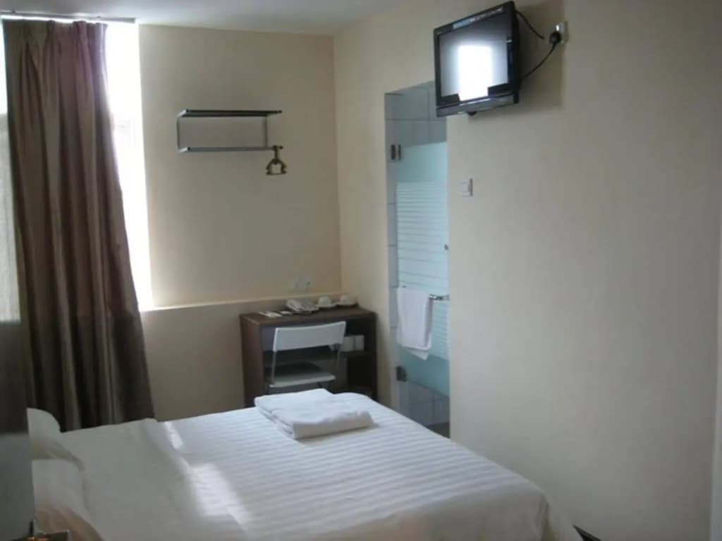 101 Lake View Hotel Puchong - photo 7