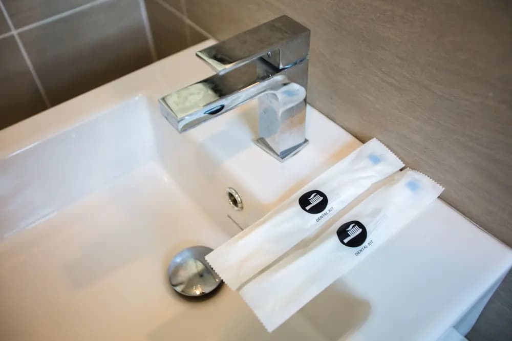 OwnAStay Midhill by Symphony Suite - photo 10