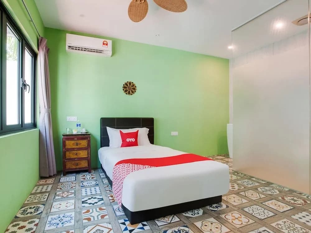 Oyo Capital O 89353 Nostalgia Boutique Hotel & Restaurant - photo 3