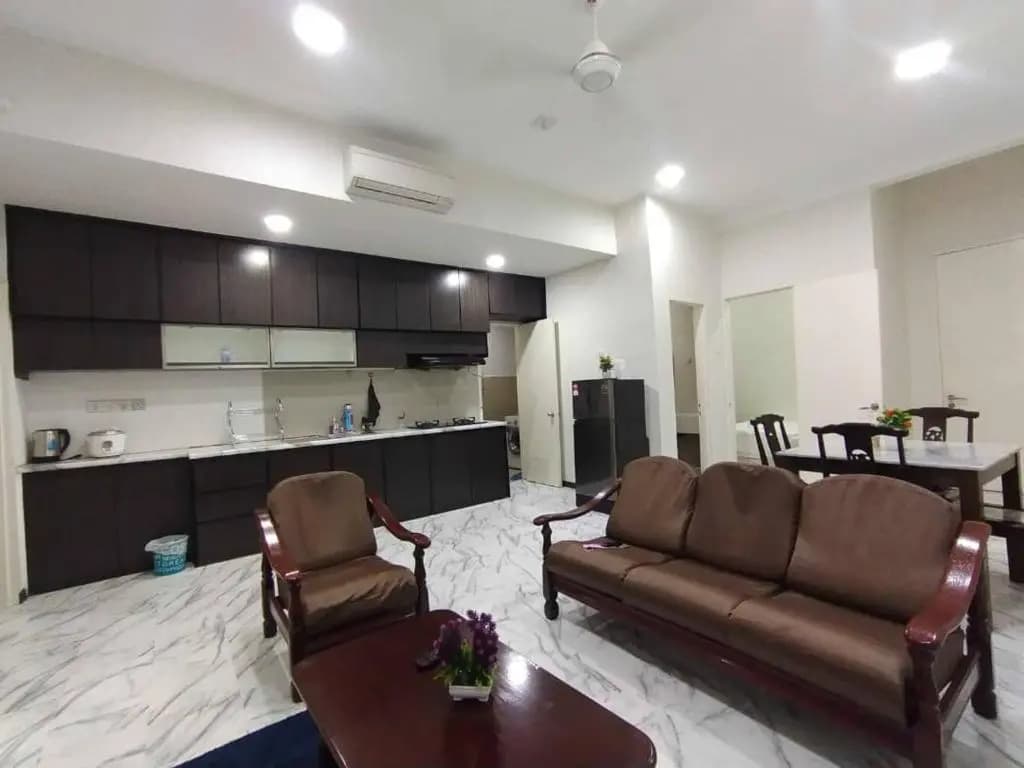 FLYPOD - Blue Sky Apartment 5-6pax ,Sutera Avenue - photo 1