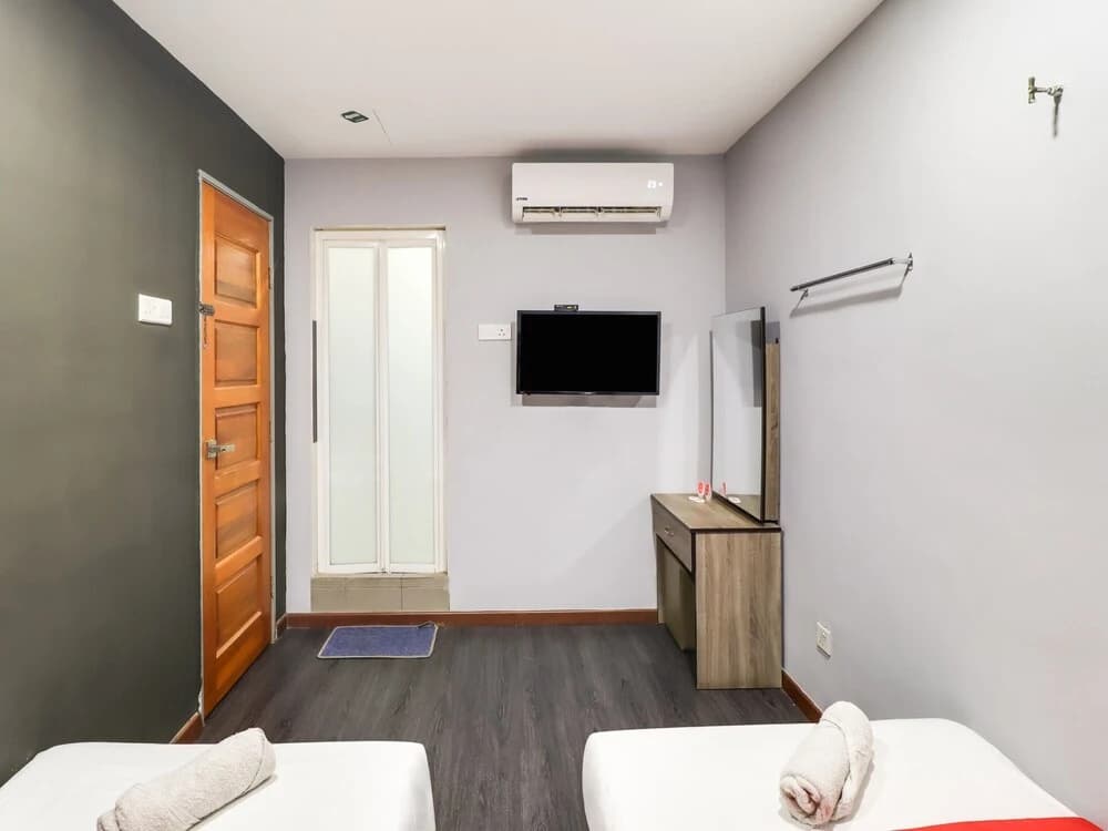 Moonnight Hotel by OYO Rooms - photo 4