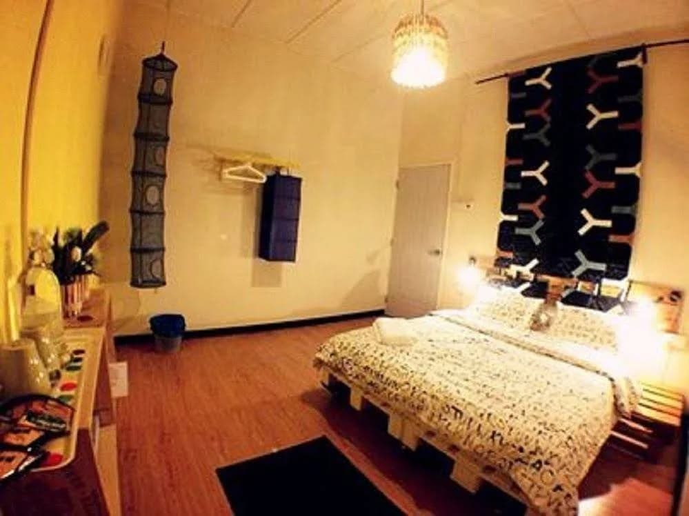 Cozen Four Season Guest House - photo 1