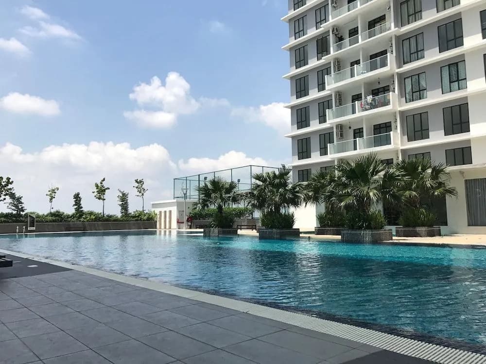 JB Staycation next to Paradigm Mall JB - photo 16