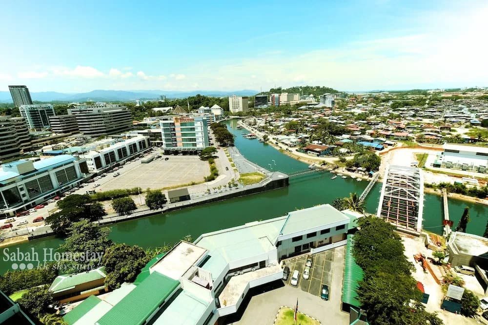 Sabah Homestay at KK Sky Suite - photo 15