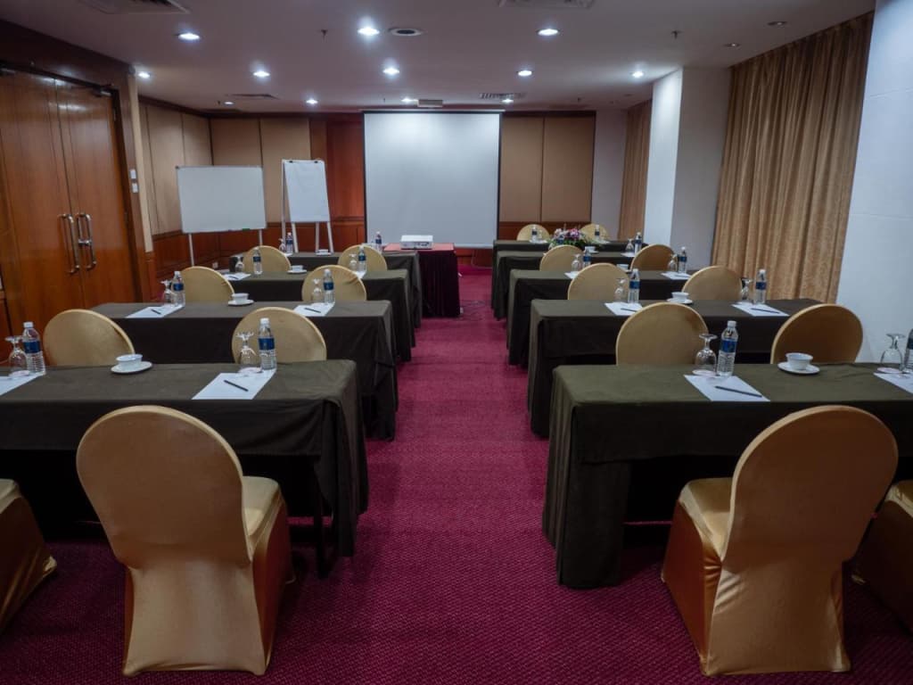 Hotel Royal Kuala Lumpur - photo 48
