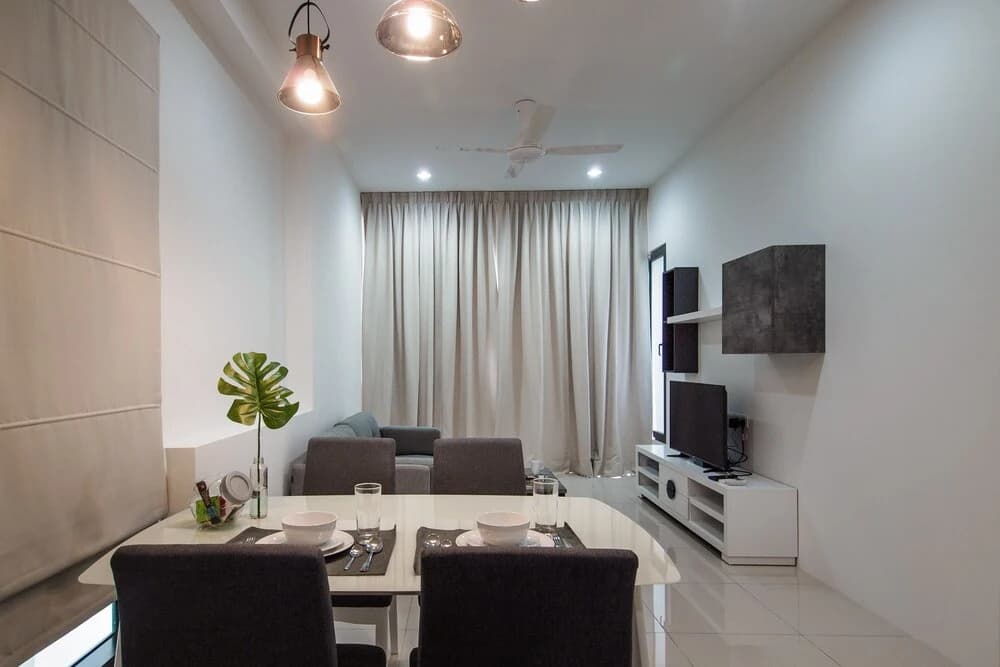 Dashing 1BR Next To Surian MRT - photo 9