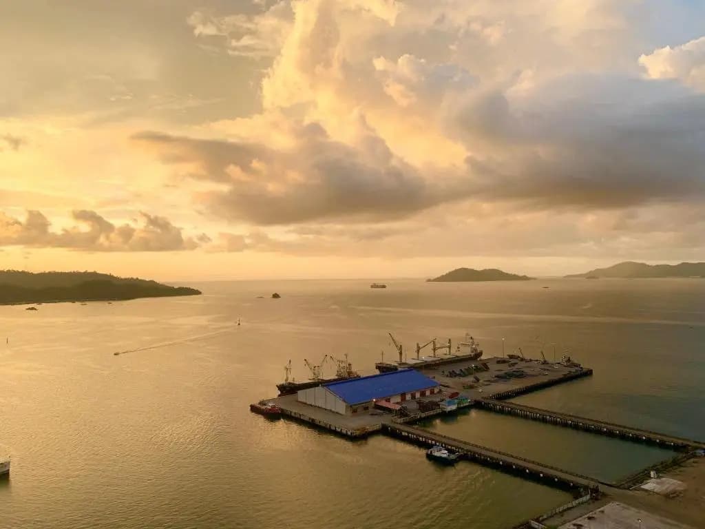 Sunset Seaview Vacation Condos @ Jesselton Quay - photo 13