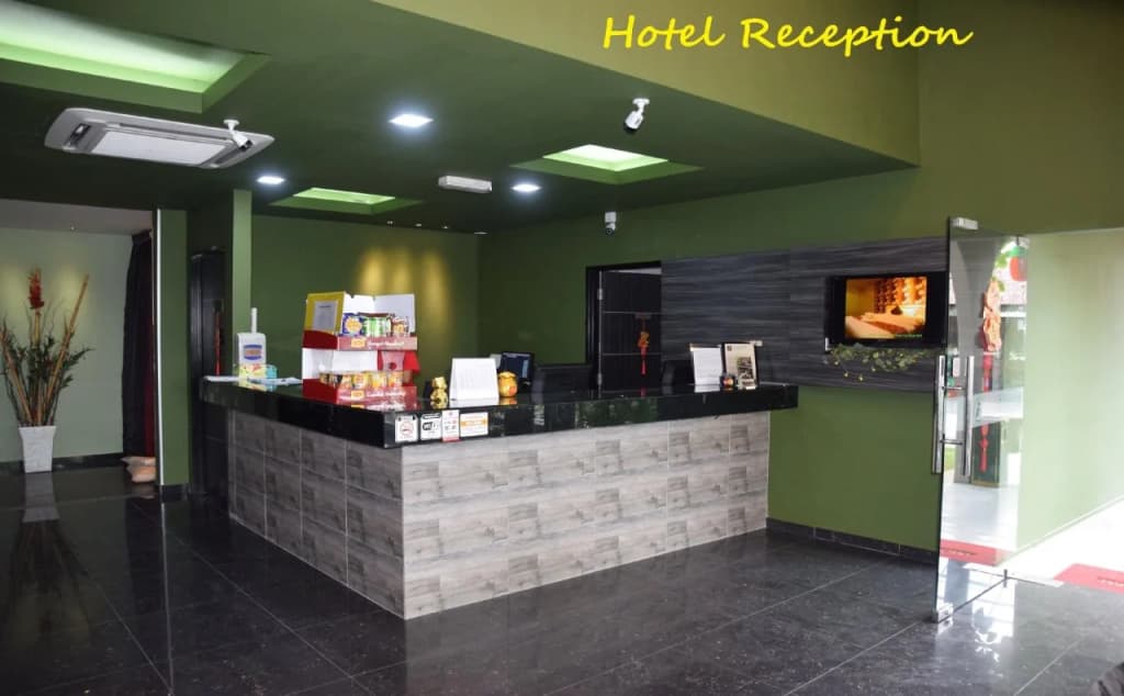 i Garden Hotel - photo 10