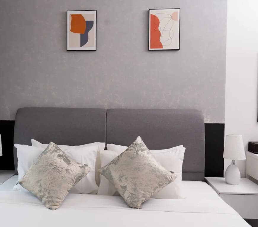 Neu Suites 3rdNvenue by Perfect Host - photo 3