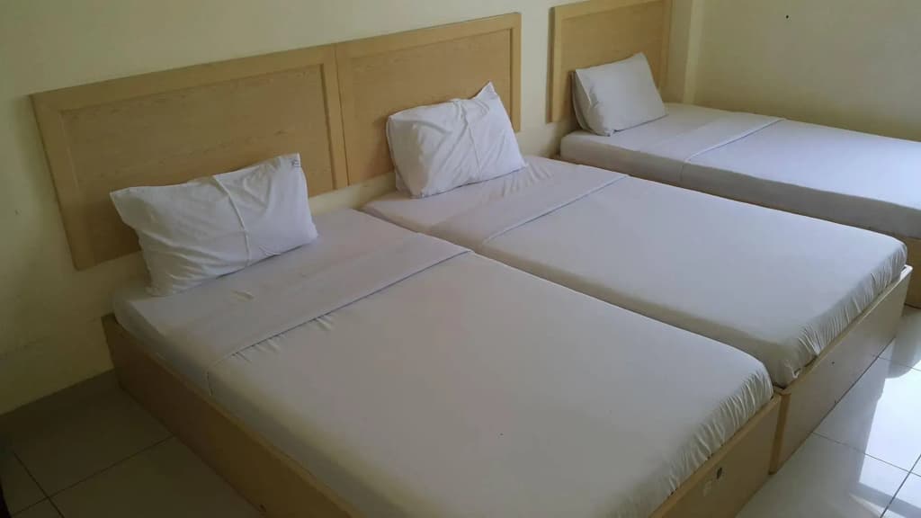 OYO 301 River Inn Hotel - photo 5