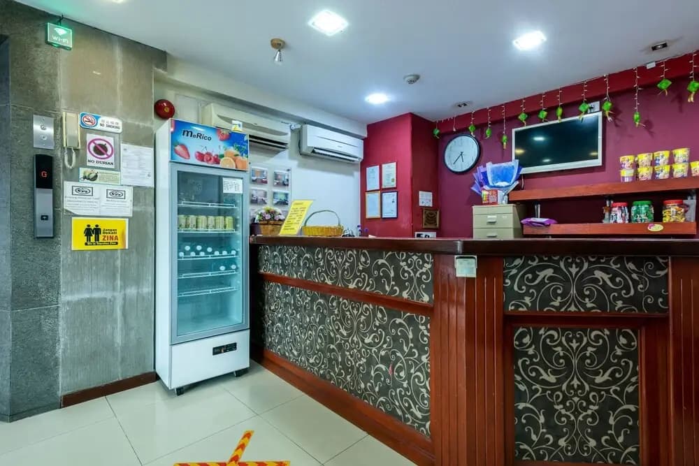 OYO 89997 Kurnia Hotel - photo 11