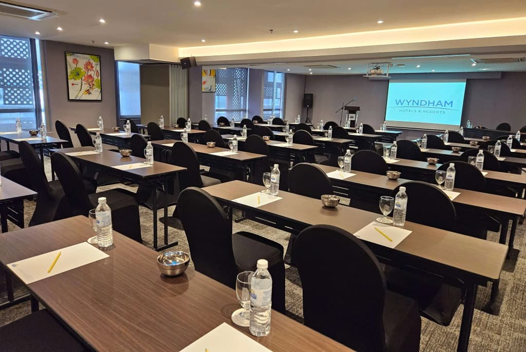 Days Hotel and Suites Fraser Business Park KL - photo 8