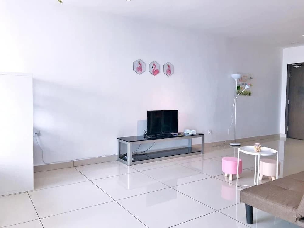 Jb City D'esplanade Shopping Mall Apartment - photo 1