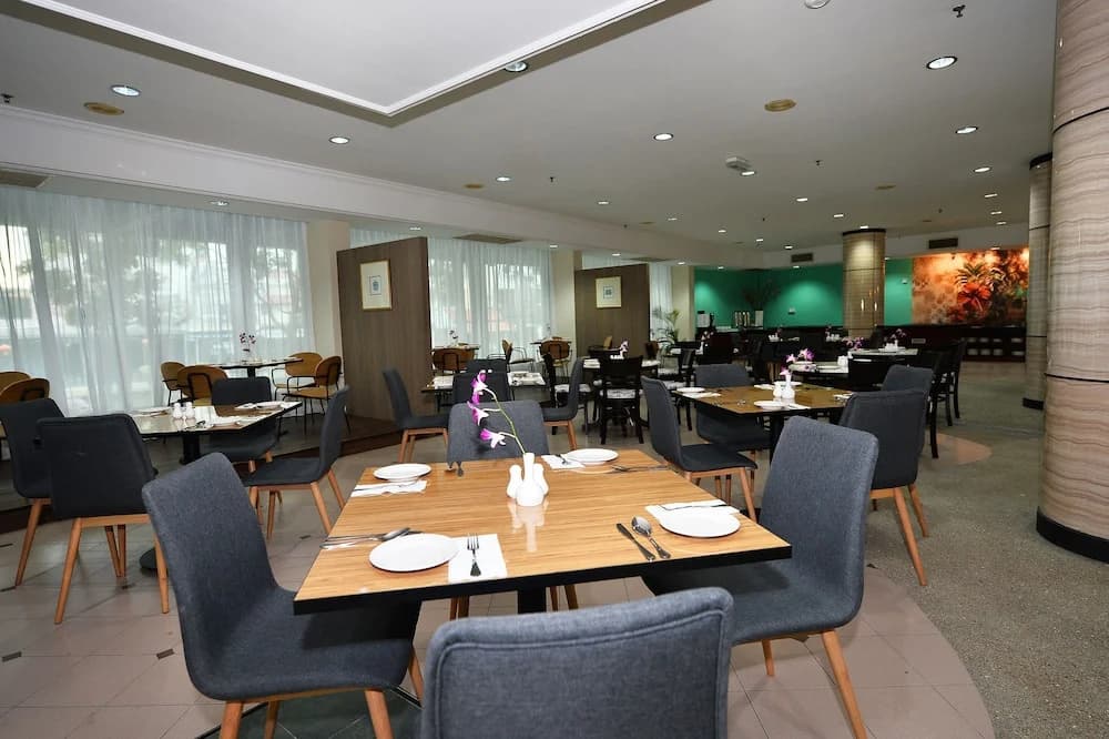 TF Riverside Hotel - photo 19
