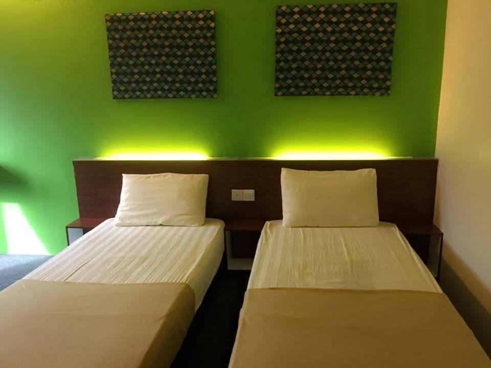 Ilyasa Hotel - photo 3