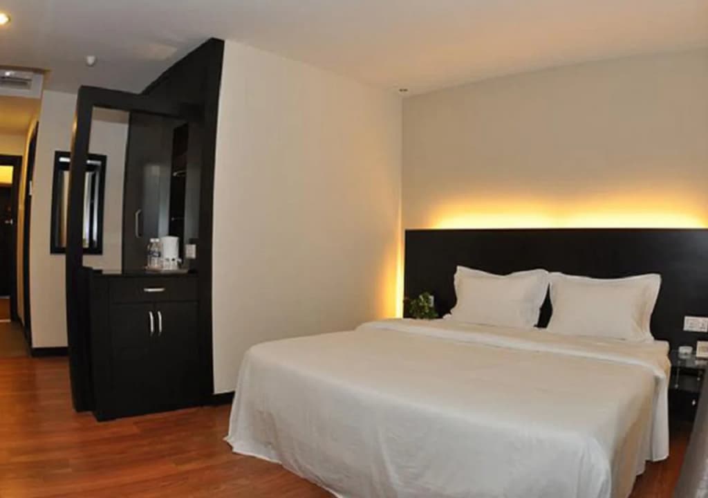 H-5 Inn - photo 4