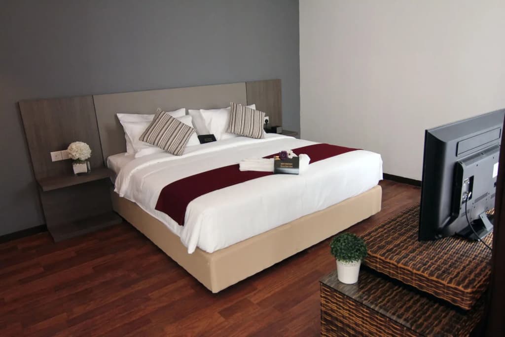Nexus Regency Suites & Hotel - photo 2
