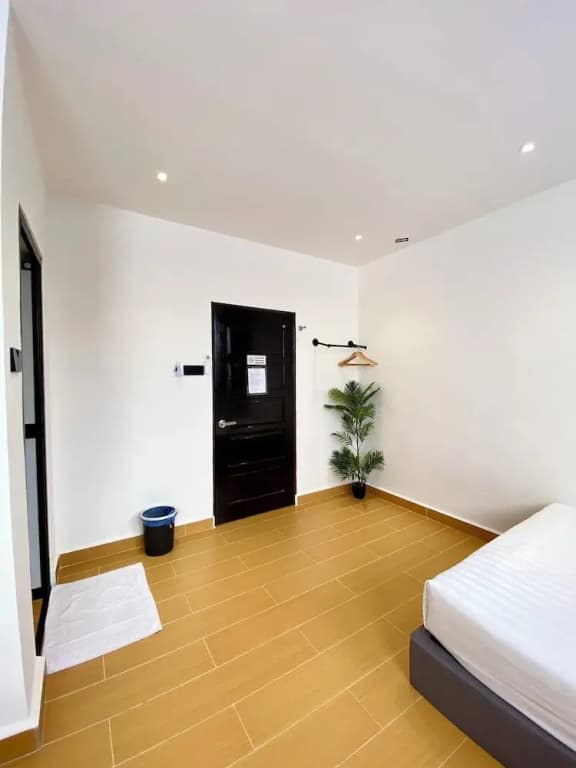 The 6N by Sky Hive - photo 5