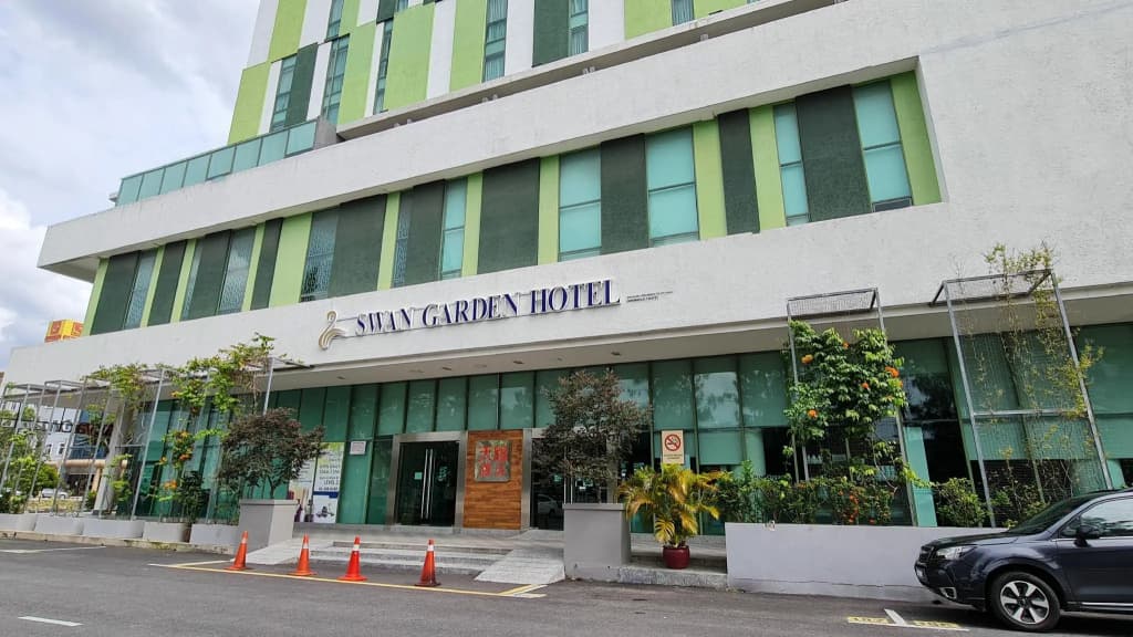 Swan Garden Hotel - photo 1