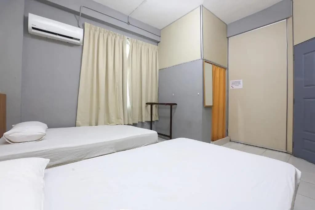 SPOT ON 89796 D'noor Budget Inn - photo 2