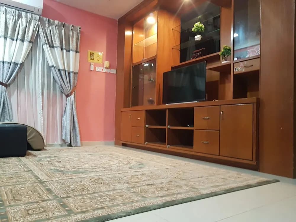 AisyaMyra Homestay - photo 2