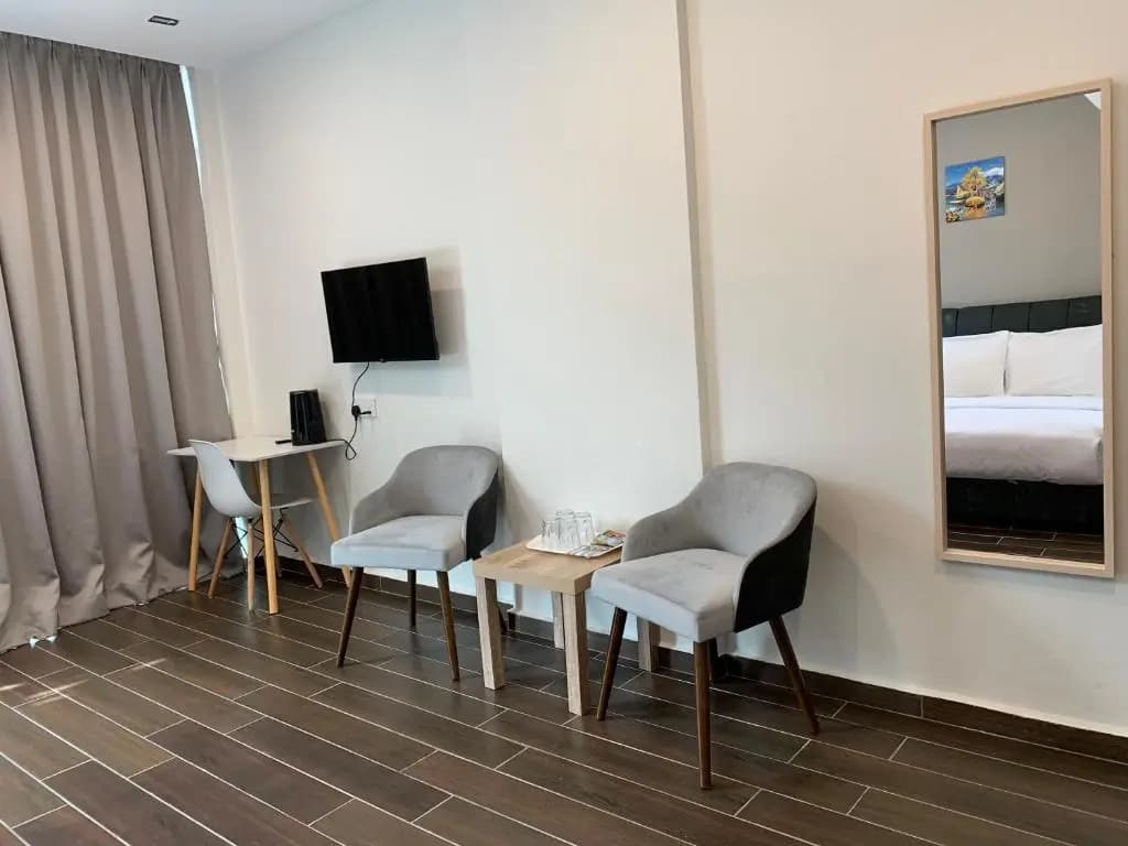 Hotel Mutiara - photo 12
