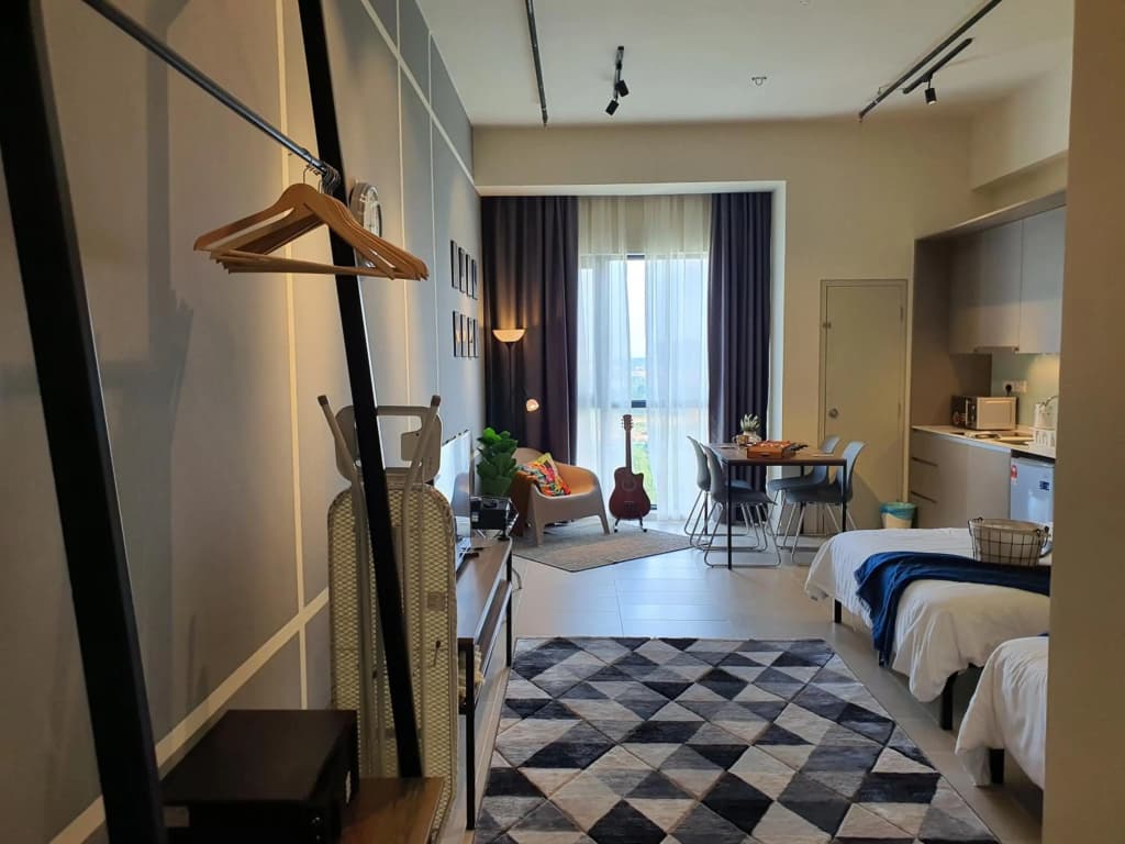 The Perfect Getaway @ Tamarind Suites, Netflix 300Mbps - photo 3