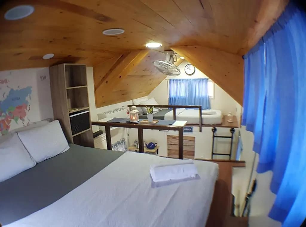 Tiny House B&B - photo 3